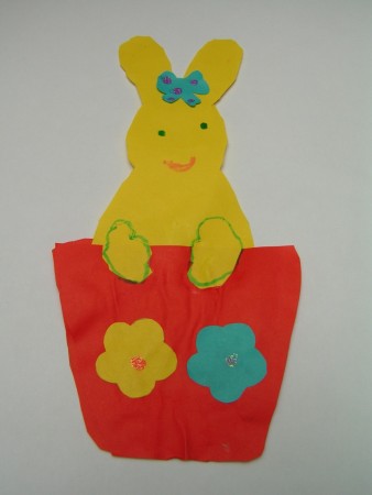 ZAJEČÍ SLEČNA V KVĚTINÁČI